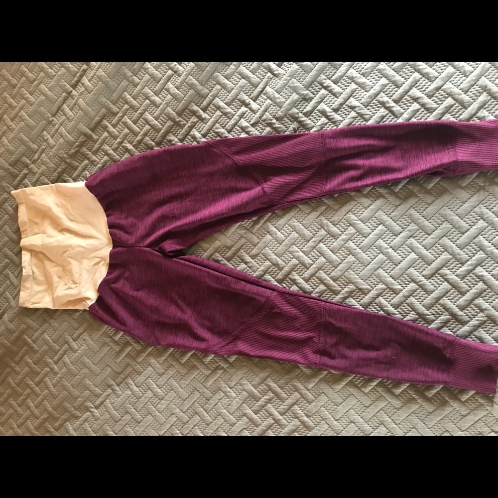 Maternity workout leggings